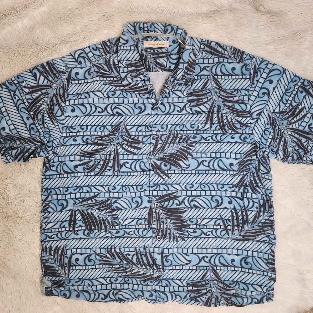 Tommy Bahama Camp Shirt Button Down 100% Silk Size XL Blue Hawaiian Short Sleeve